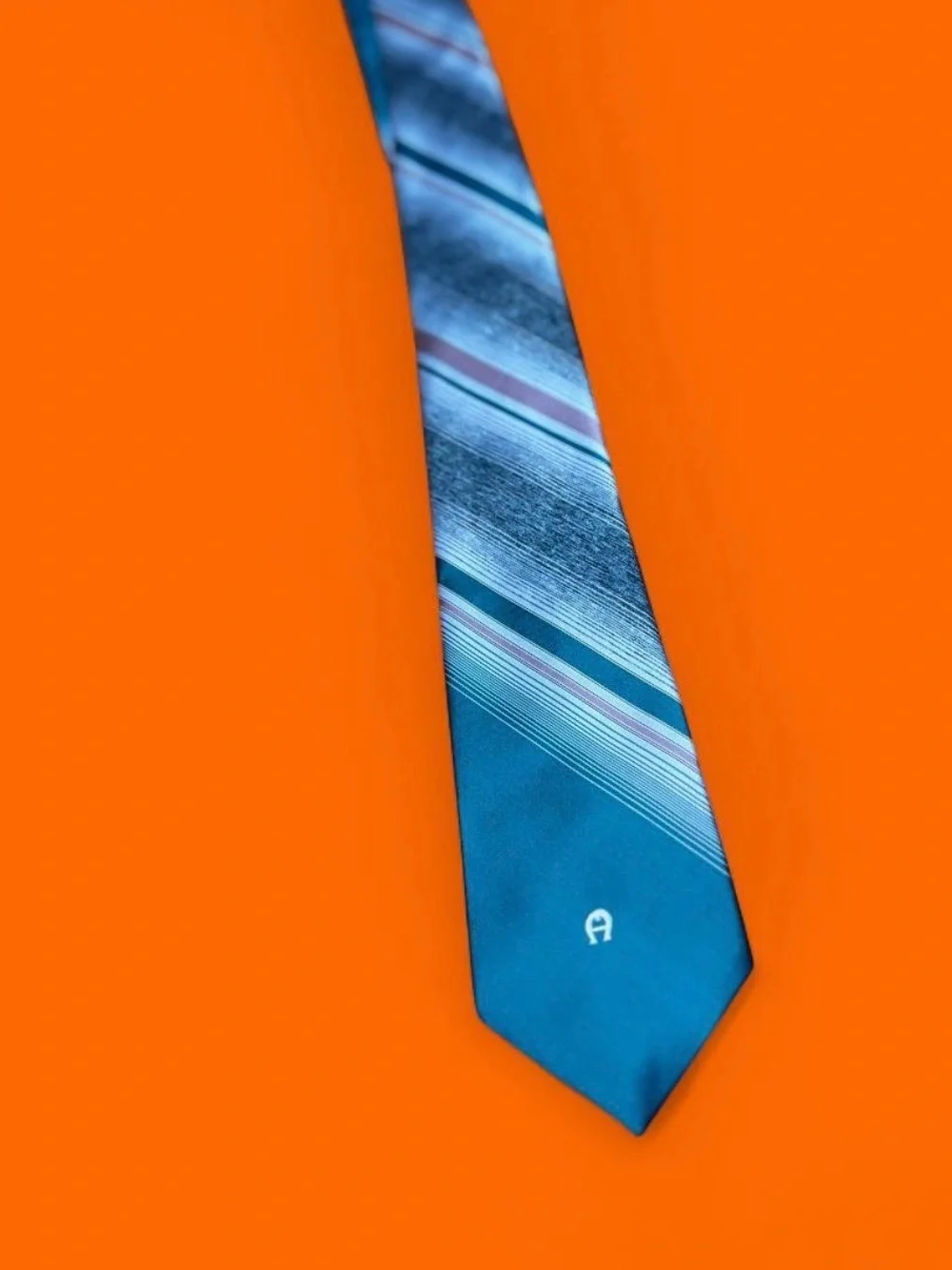 Aigner vintage striped men’s tie